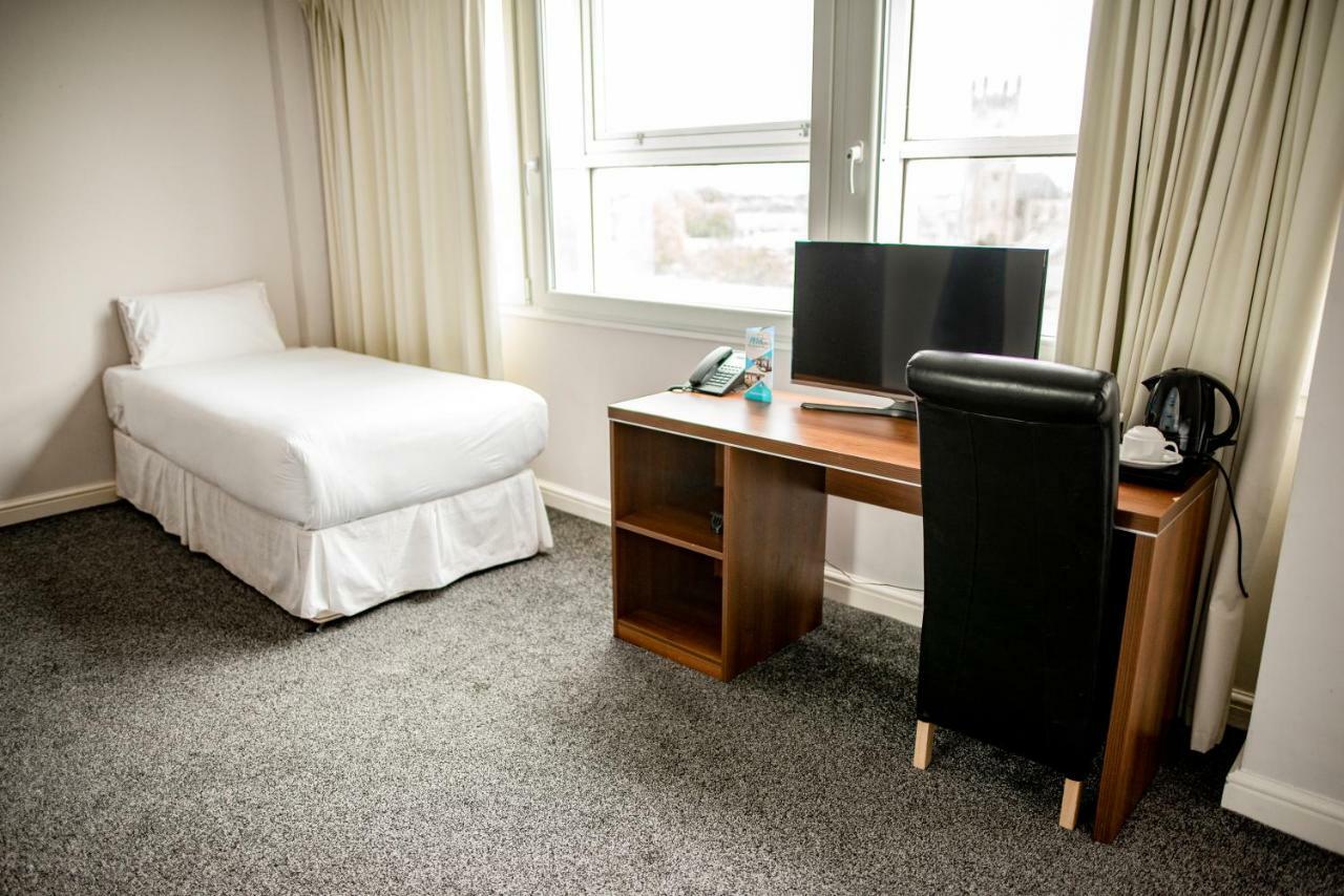 Ox Hotel Manchester Swinton  Zewnętrze zdjęcie
